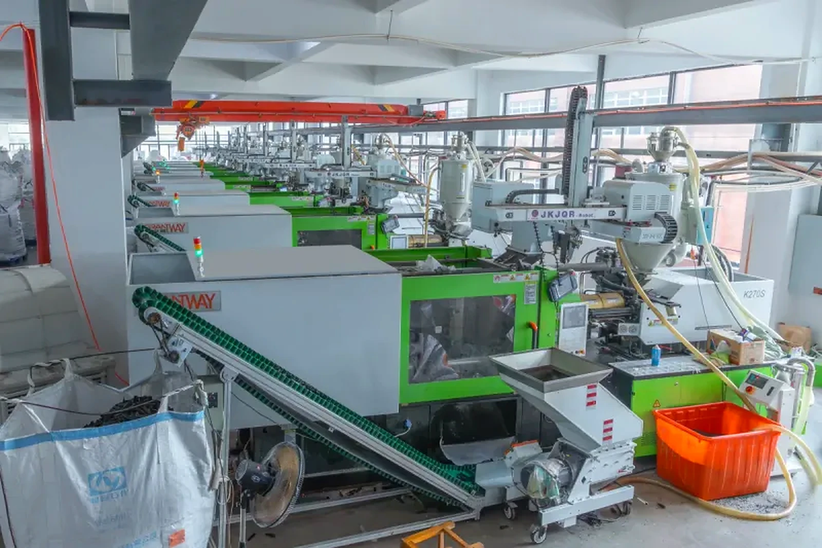 China tile leveling system factory — injection molding workshop
